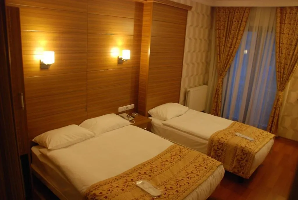 The Port Hotel Стамбул