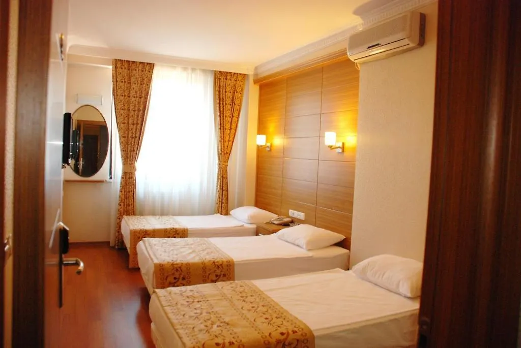 The Port Hotel Стамбул